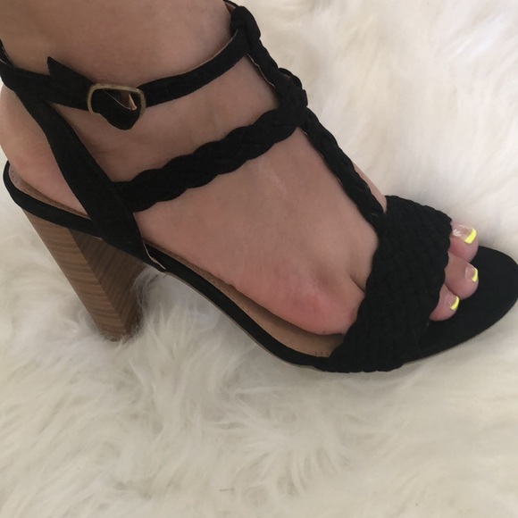 Open toe heels - Picture 3 of 3